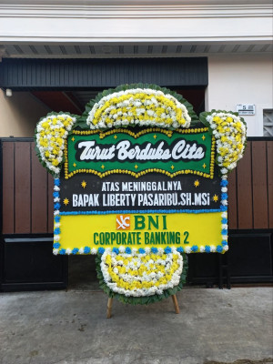 Papan Bunga Duka di Air Padang