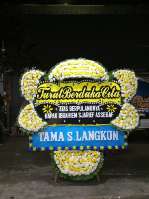 Papan Bunga Duka di Air Padang